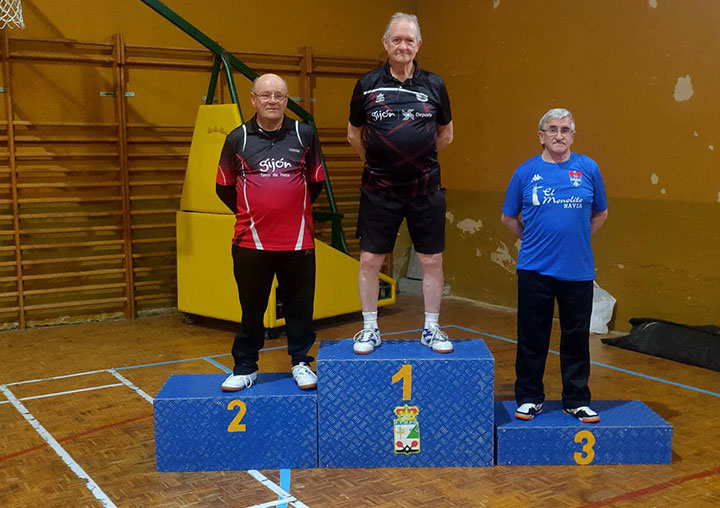 Campeonatos de Asturias de tenis de mesa categoría veteranos (equipos, individual y dobles) y alevines en modalidad equipos.