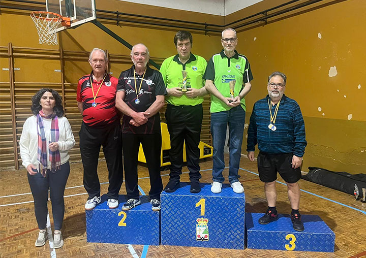 Campeonatos de Asturias de tenis de mesa categoría veteranos (equipos, individual y dobles) y alevines en modalidad equipos.