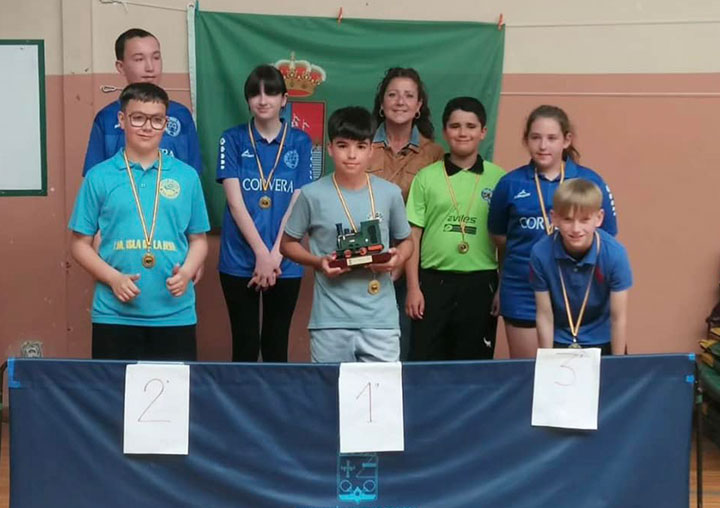 I Torneo jóvenes promesas tenis de mesa Isla de la Deva.